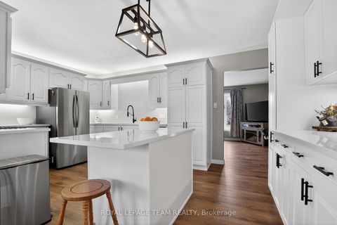 Photo 6 at 44 Ballantrae Way, Glencairn/Hazeldean, Kanata