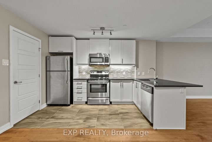 Photo 6 at 1006 - 330 Titan Private, Nepean (Borden Farm/Stewart Farm/Carleton Heights/Parkwood Hills), Ottawa