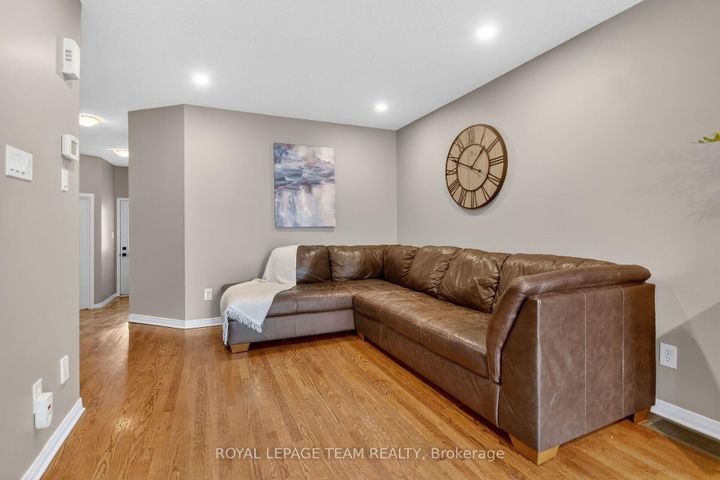 Photo 3 at 317 Copperfield Crescent, Nepean (Cedargrove/Fraserdale), Ottawa