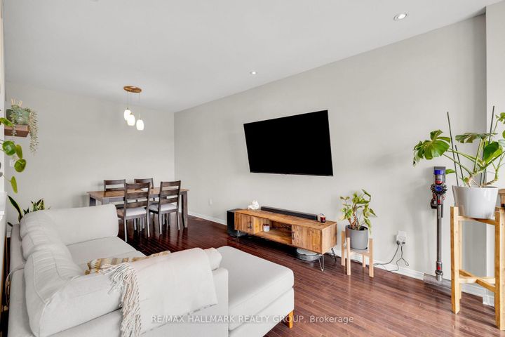 Photo 13 at 132 LARAMIE Crescent, Nepean (Stonebridge), Ottawa