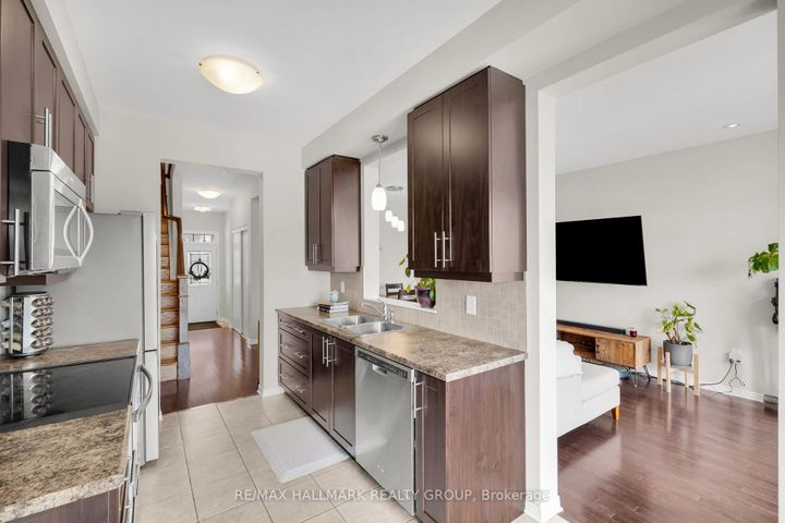 Photo 17 at 132 LARAMIE Crescent, Nepean (Stonebridge), Ottawa