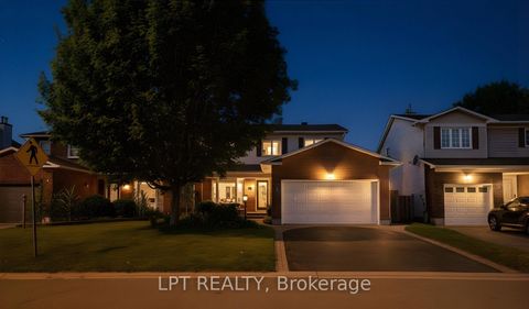 Photo 2 at 4 Drainie Drive, Katimavik, Kanata