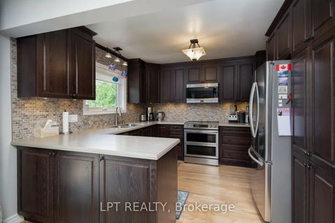 Photo 22 at 4 Drainie Drive, Katimavik, Kanata