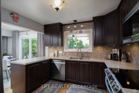 Photo 24 at 4 Drainie Drive, Katimavik, Kanata