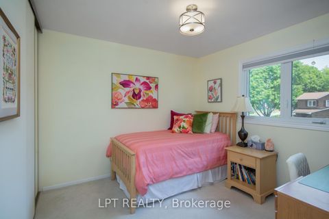 Photo 27 at 4 Drainie Drive, Katimavik, Kanata