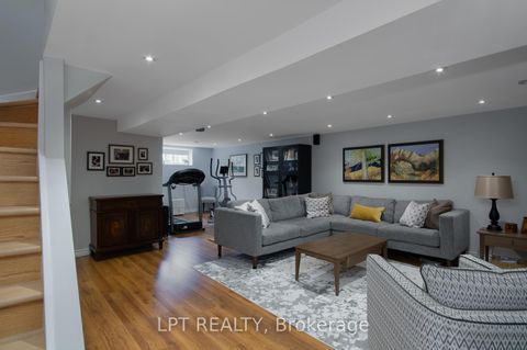 Photo 34 at 4 Drainie Drive, Katimavik, Kanata