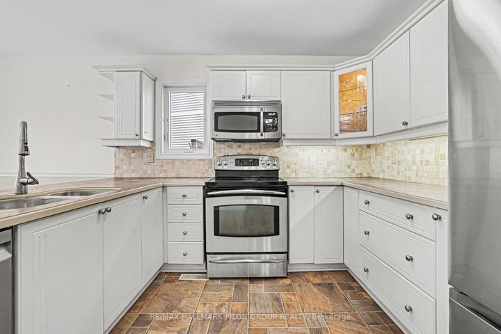 Photo 6 at 56 Townsend Drive, Nepean (Heritage Park), Ottawa