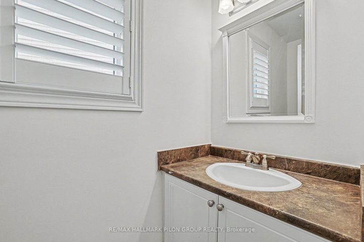 Photo 10 at 56 Townsend Drive, Nepean (Heritage Park), Ottawa