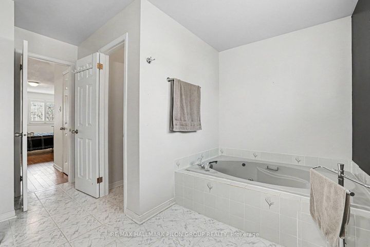 Photo 14 at 56 Townsend Drive, Nepean (Heritage Park), Ottawa