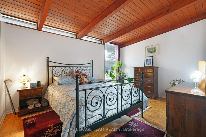 Photo 22 at 26 Nanaimo Drive, Nepean (Bruce Farm/Graham Park/Qualicum/Bellands), Ottawa