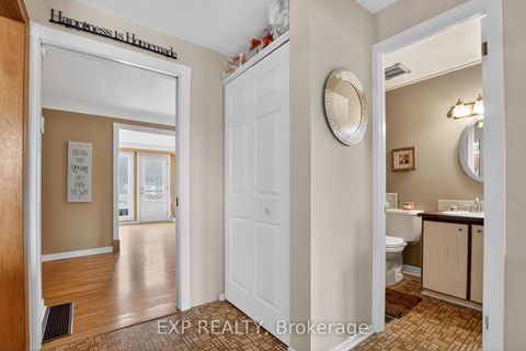 Photo 3 at 70 - 42F Benlea Drive, Nepean (Tanglewood), Ottawa