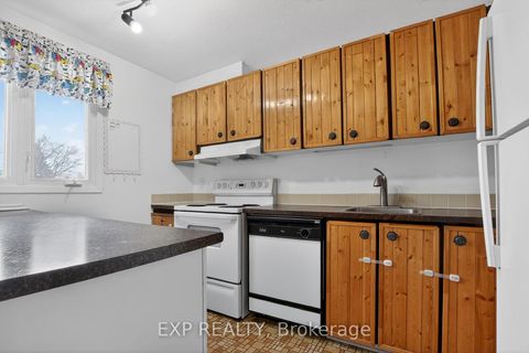 Photo 8 at 70 - 42F Benlea Drive, Nepean (Tanglewood), Ottawa