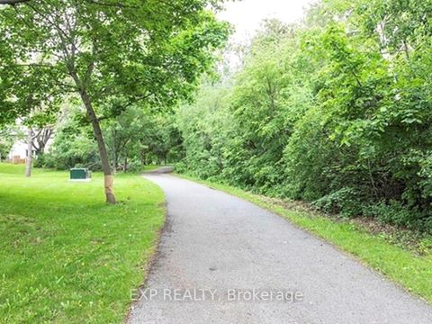 Photo 28 at 70 - 42F Benlea Drive, Nepean (Tanglewood), Ottawa