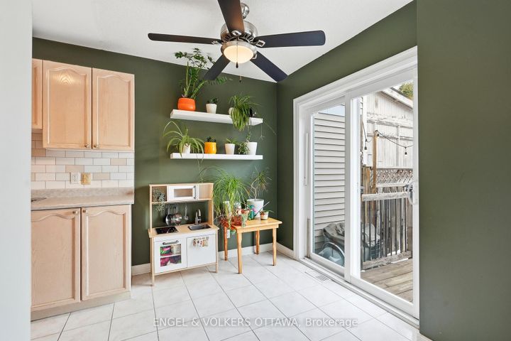 Photo 11 at 158 Woodpark Way, Nepean (Longfields), Ottawa