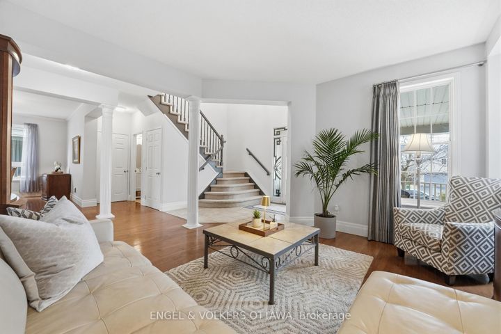 Photo 9 at 31 Leatherwood Crescent, Nepean (Stonebridge), Ottawa