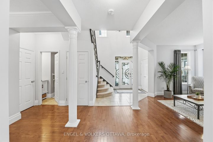 Photo 13 at 31 Leatherwood Crescent, Nepean (Stonebridge), Ottawa