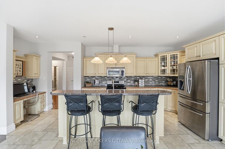 Photo 16 at 31 Leatherwood Crescent, Nepean (Stonebridge), Ottawa