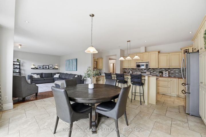 Photo 21 at 31 Leatherwood Crescent, Nepean (Stonebridge), Ottawa