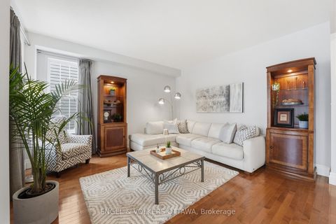 Photo 7 at 31 Leatherwood Crescent, Nepean (Stonebridge), Ottawa