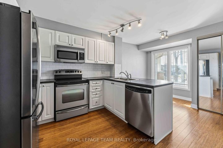 Photo 6 at A - 405 Chapman Mills Drive, Nepean (Strandherd), Ottawa