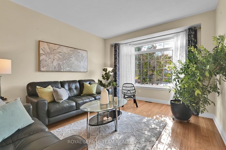 Photo 3 at 756 Kilbirnie Drive, Nepean (Stonebridge), Ottawa
