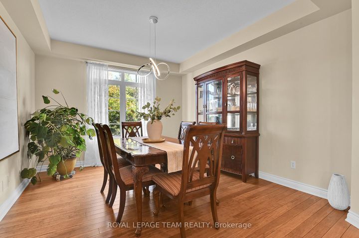 Photo 6 at 756 Kilbirnie Drive, Nepean (Stonebridge), Ottawa