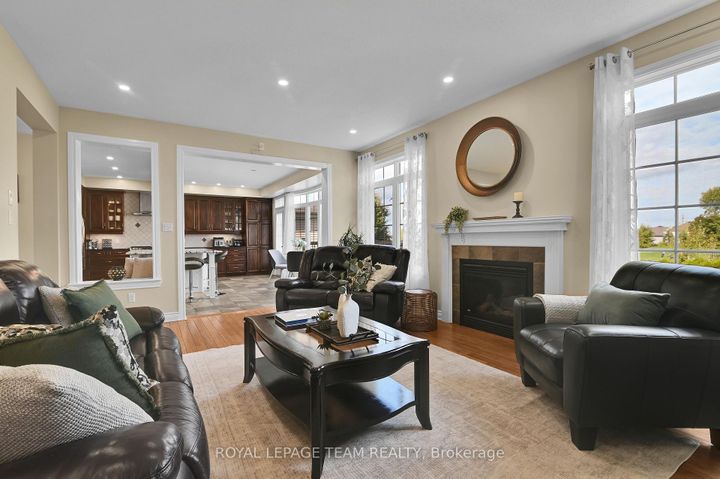 Photo 8 at 756 Kilbirnie Drive, Nepean (Stonebridge), Ottawa