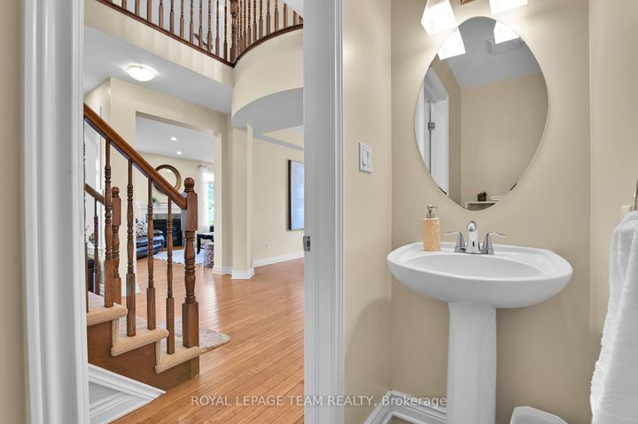 Photo 12 at 756 Kilbirnie Drive, Nepean (Stonebridge), Ottawa