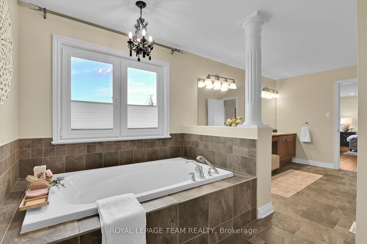 Photo 17 at 756 Kilbirnie Drive, Nepean (Stonebridge), Ottawa