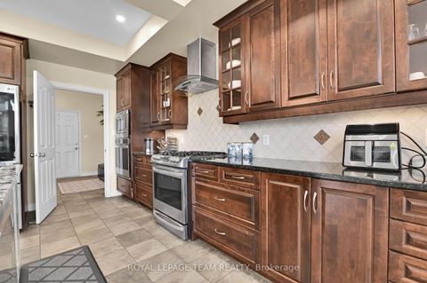 Photo 11 at 756 Kilbirnie Drive, Nepean (Stonebridge), Ottawa