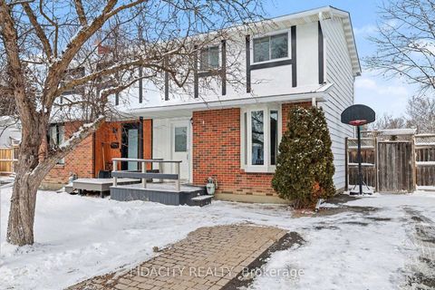 Photo 1 at 28 Glamorgan Drive, Glencairn/Hazeldean, Kanata