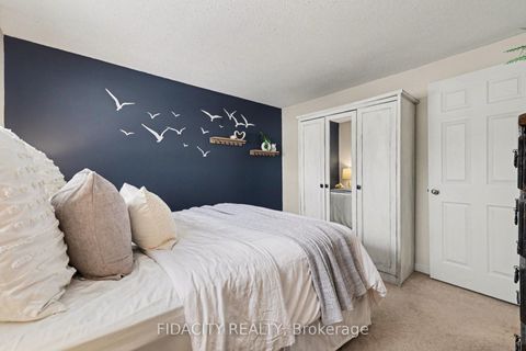 Photo 17 at 28 Glamorgan Drive, Glencairn/Hazeldean, Kanata