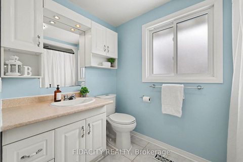 Photo 18 at 28 Glamorgan Drive, Glencairn/Hazeldean, Kanata