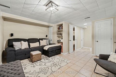 Photo 23 at 28 Glamorgan Drive, Glencairn/Hazeldean, Kanata