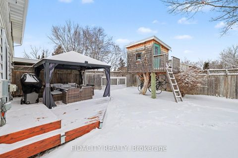 Photo 30 at 28 Glamorgan Drive, Glencairn/Hazeldean, Kanata