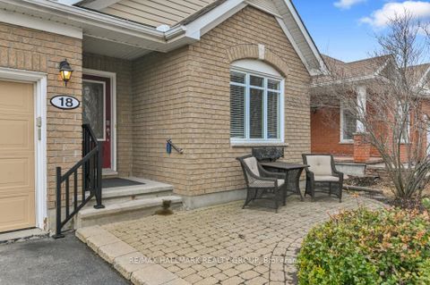 Photo 2 at 18 Spinney Way, Nepean (Longfields), Ottawa