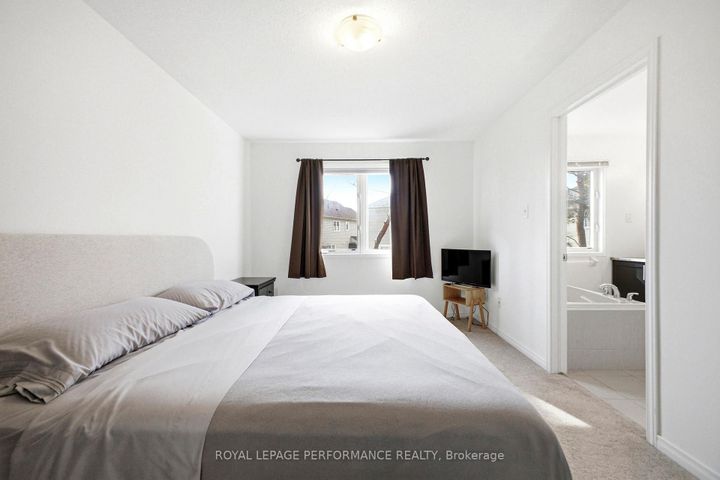 Photo 19 at 15 Dundalk Private, Nepean (Stonebridge), Ottawa