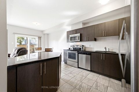Photo 7 at 15 Dundalk Private, Nepean (Stonebridge), Ottawa