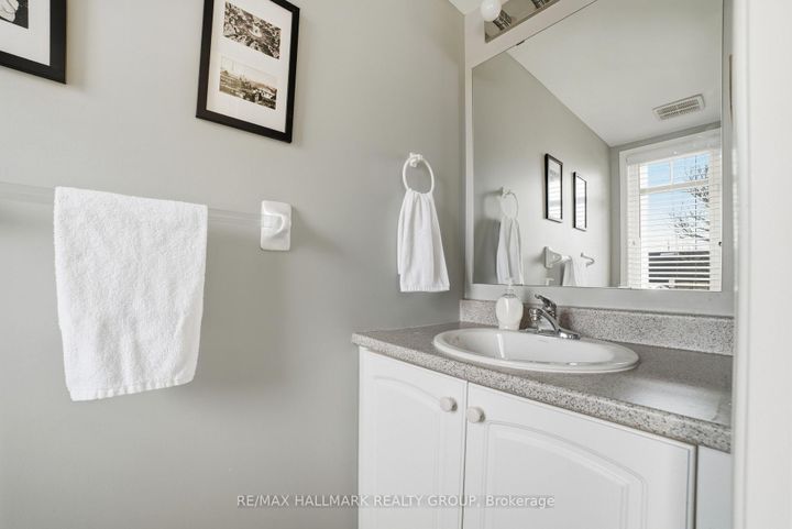 Photo 3 at 121 Corinth Private, Nepean (Merivale Industrial Park/Citiplace), Ottawa