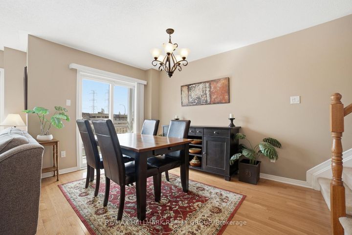 Photo 6 at 121 Corinth Private, Nepean (Merivale Industrial Park/Citiplace), Ottawa