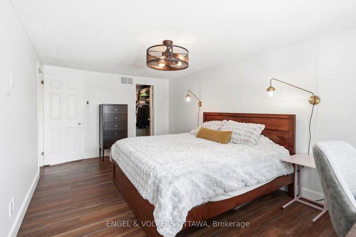 Photo 24 at 12 Mancil Drive, Nepean (Knollsbrook), Ottawa