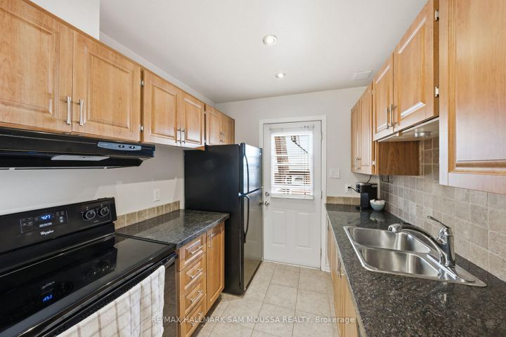 Photo 15 at B - 25 Woodvale Green, Nepean (Craig Henry/Woodvale), Ottawa