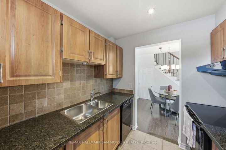 Photo 16 at B - 25 Woodvale Green, Nepean (Craig Henry/Woodvale), Ottawa