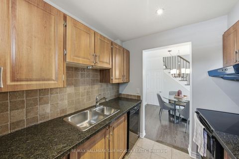 Photo 16 at B - 25 Woodvale Green, Nepean (Craig Henry/Woodvale), Ottawa