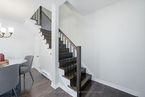 Photo 18 at B - 25 Woodvale Green, Nepean (Craig Henry/Woodvale), Ottawa