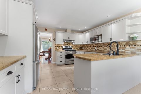 Photo 12 at 14 Panandrick View Drive, Rural Kanata (Central), Kanata