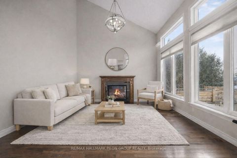 Photo 6 at 845 Contour Street, Mer Bleue/Bradley Estates/Anderson Park, Orleans