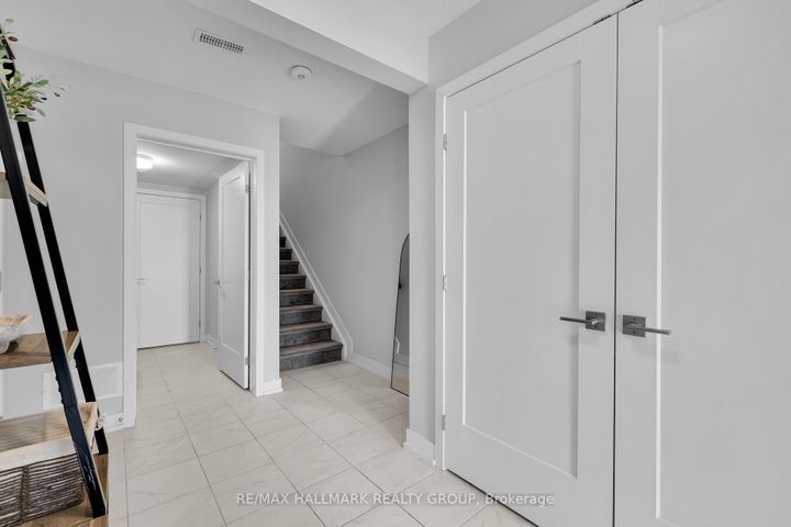 Photo 3 at 738 Chromite Private, Nepean (Heritage Park), Ottawa