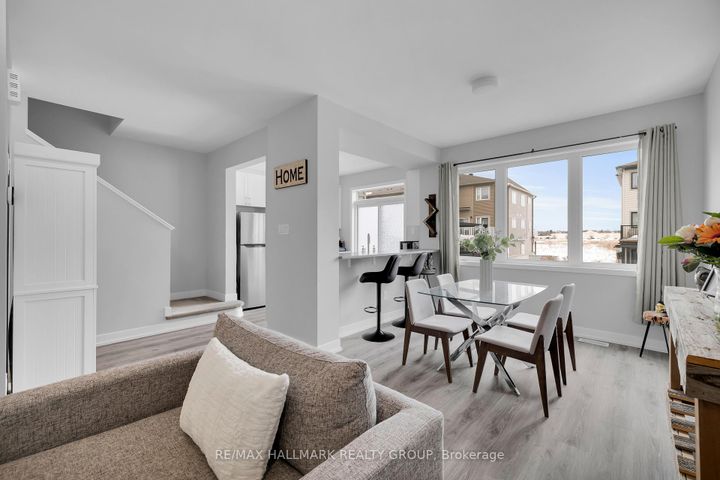 Photo 12 at 738 Chromite Private, Nepean (Heritage Park), Ottawa