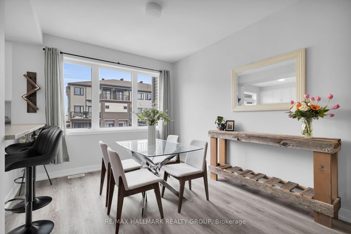 Photo 17 at 738 Chromite Private, Nepean (Heritage Park), Ottawa